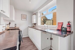 Microwave - StayMinorca @ Bolton (Bolton)