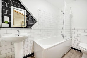 Douche, serviettes fournies