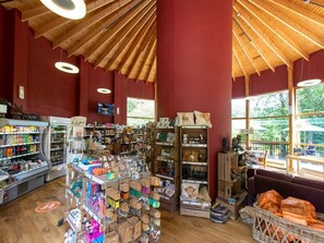 Gift shop - Strathyre White Willow Premium, Callander (Callander)