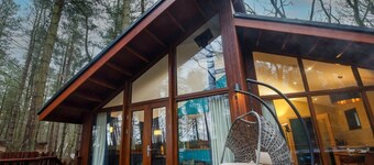 Delamere Forest Golden Oak Hideaway