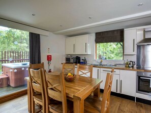 Private kitchen - Strathyre Classic Golden Oak, Callander (Callander)