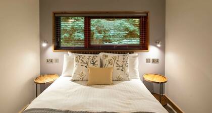 Delamere Forest White Willow Premium, Frodsham