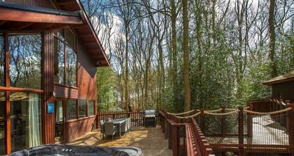 Thorpe Forest Golden Oak Treehouse, Thetford