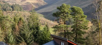 Garwnant Golden Oak, Cwmtaf - Tranquil Woodland Retreat