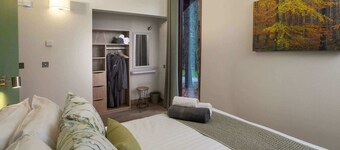 Garwnant Golden Oak, Cwmtaf - Tranquil Woodland Retreat