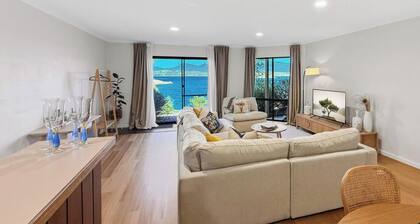 Absolute Lake Front Apartment