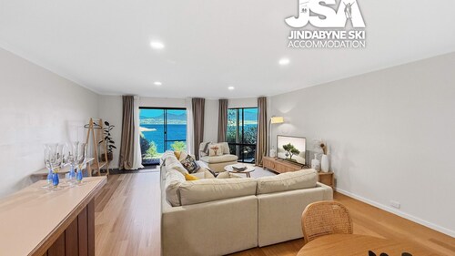 Absolute Lake Front Apartment