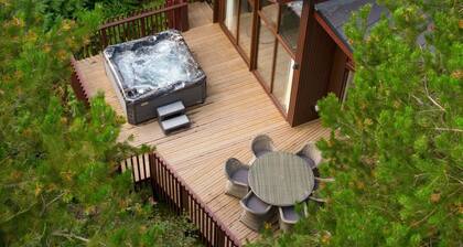 Delamere Forest Golden Oak Cabin, Frodsham