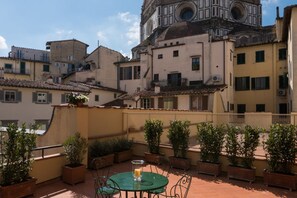 Outdoor dining - Amazing Duomo loft with terrace and elevator (Florence)