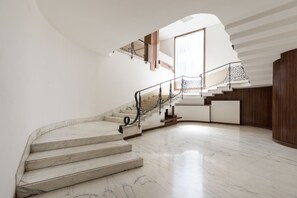 Interior - Amazing Duomo loft with terrace and elevator (Florence)