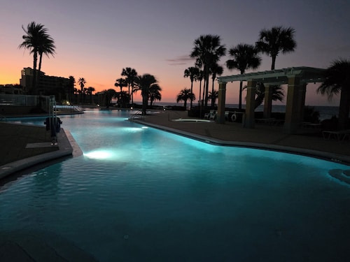 Spacious 4-bedroom ground floor penthouse in beautiful Panama City Beach