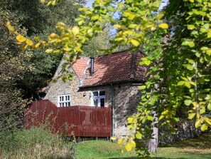 Exterior - Keldy Golden Oak Cottage, Pickering (Pickering)