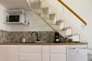Private kitchen - L'Escale - Cosy studio in the heart of Sanary (Sanary-sur-Mer)
