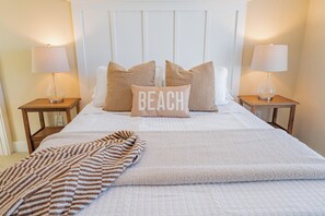 5 bedrooms, iron/ironing board, WiFi, bed sheets - Catching Rays: Award-Winning Retreat + Pool (Kill Devil Hills)