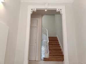 Interior - Gulbenkian 1BR – Twin/Double, Sofa Bed, AC & Wi-Fi (Lisboa)