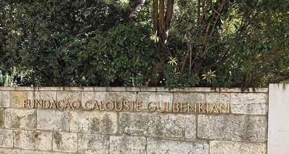 Gulbenkian 1BR â Twin/Double, Sofa Bed, AC & Wi-Fi