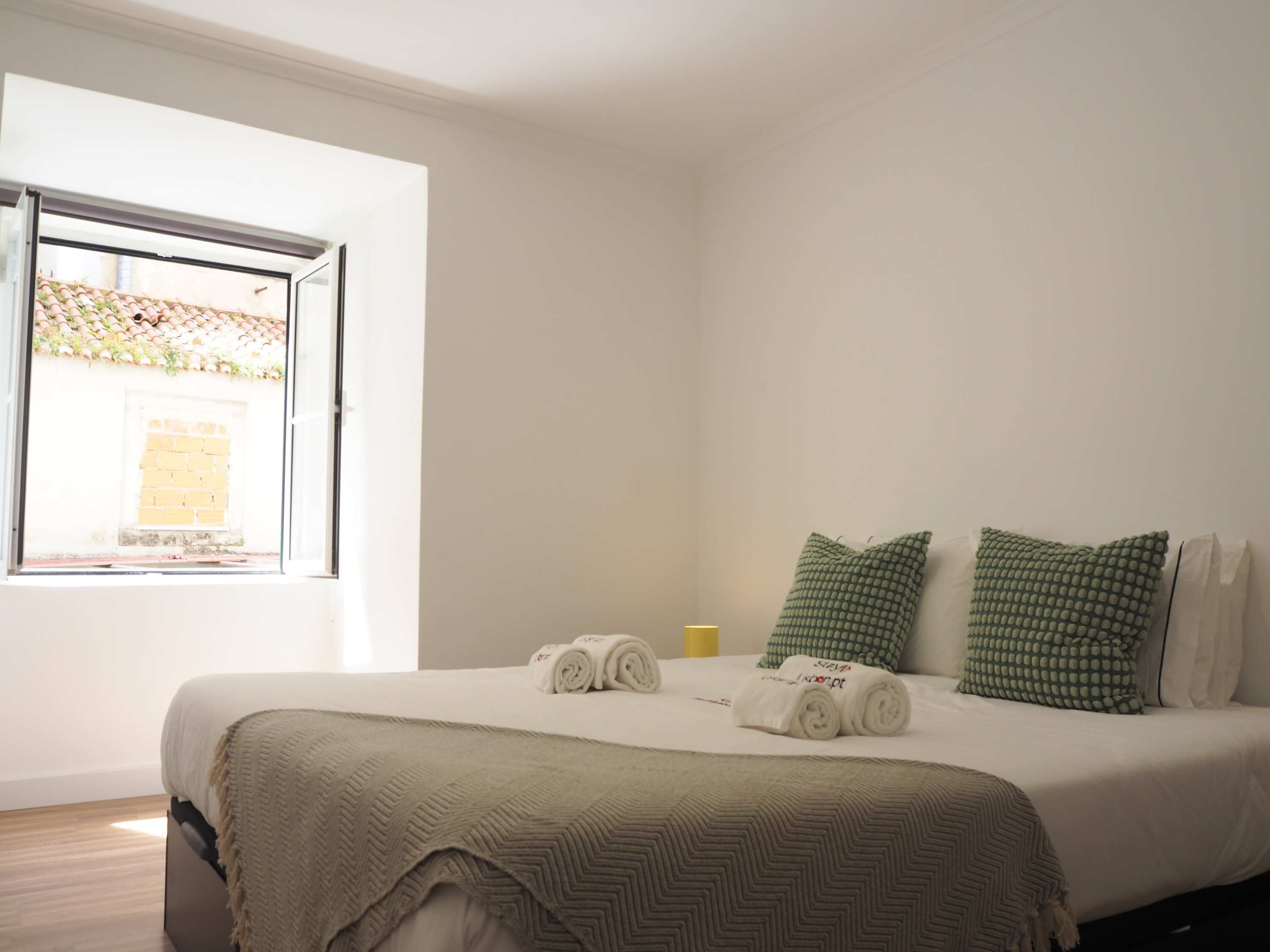 Iron/ironing board, travel cot, WiFi, bed sheets