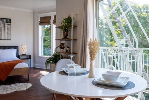 King Bed Studio w/ Full Kitchen in Lower Haight
