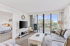 TV, DVD player - Gulf Glimpse Getaway • Pool • Steps to Beach (Indian Shores)