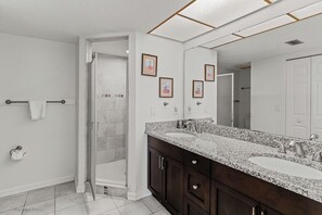 Hair dryer, towels - Gulf Glimpse Getaway • Pool • Steps to Beach (Indian Shores)