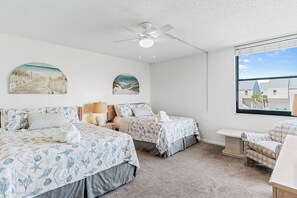 2 bedrooms, iron/ironing board, WiFi, bed sheets - Gulf Glimpse Getaway • Pool • Steps to Beach (Indian Shores)