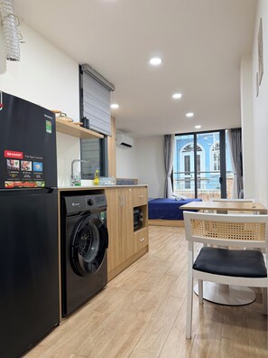 Interior - Heart of District 1( 5Min to Ben Thanh Market) (Thành phố Hồ Chí Minh)