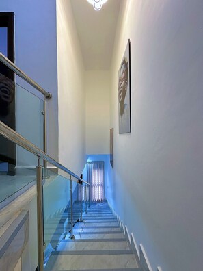 Interior - East Legon Hills Deluxe 3-bedroom townhome in adorable with back up electricity (Accra)