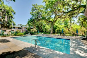 Pool - A Bit of Hope Island Townhouse, Close to Beach and Community Pool (Saint Simons Island)