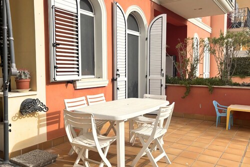 PP08 - Porto Potenza, two-room apartment with garden, 100 meters from the sea