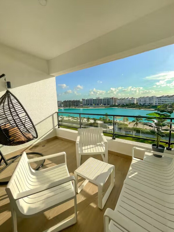 Apartment, Balkon, Blick auf die Lagune | Unterkunftsgelände