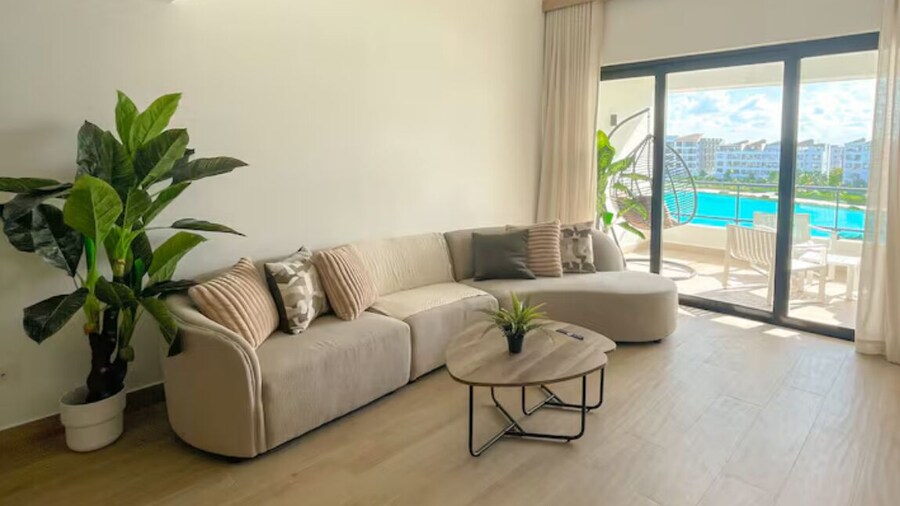 Tropical Escape! Breezy Lagoon + Pool Views