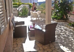 Terrace/patio - One Bedroom Apt. near the Beach - Villa Jagoda (Kampor)
