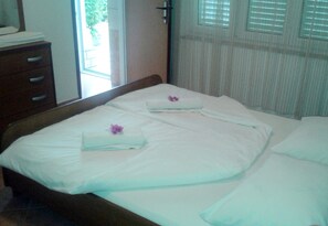 1 bedroom, free WiFi, bed sheets - One Bedroom Apt. near the Beach - Villa Jagoda (Kampor)