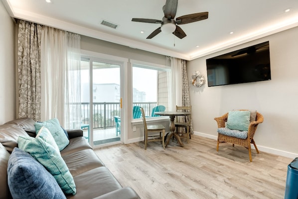 TV - NEW | Beachfront | Heated Pools | Hot Tub| Balcony|Ocean Views | Patio | Grills | Cabanas | Pets OK (Galveston)