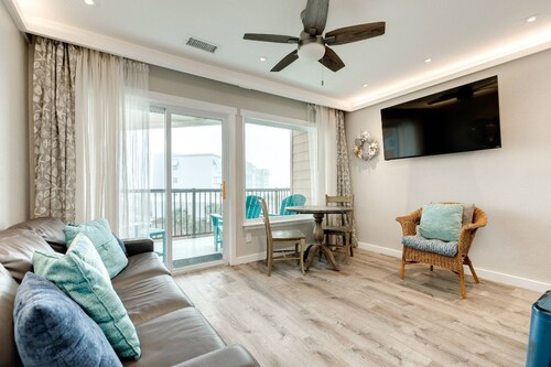 NEW | Beachfront | Heated Pools | Hot Tub| Balcony|Ocean Views | Patio | Grills | Cabanas | Pets OK