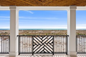 Property grounds - Rumor Has It: 4th of July week now available as a Friday or Saturday check in! (Mexico Beach)