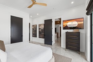 8 bedrooms, iron/ironing board, free WiFi, bed sheets - Rumor Has It: 4th of July week now available as a Friday or Saturday check in! (Mexico Beach)
