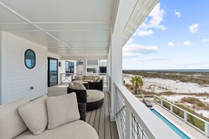 Terrace/patio - Shuck Yeah!: 4th of July weeks now available as a Friday or Saturday check-in! (Mexico Beach)