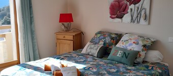 Villa 'Mare E Monti' with Sea View, Private Terrace and Wi-Fi