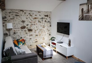 Living area - Gite Refuge de Deux Pins near Puy du Fou (La Forêt-sur-Sèvre)