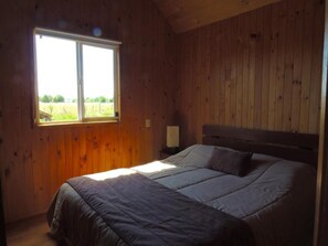 2 bedrooms, WiFi, bed sheets - Cabin with volcano view (Frutillar)