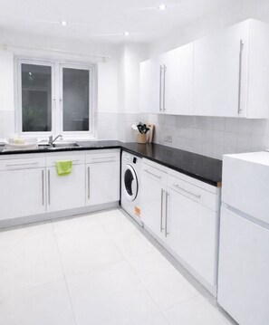 Private kitchen - Stylist 7sleeps contractor groups friendly1bedroom flat Canada Water free WiFi (London)