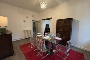 Dining - Very quiet house with private pond pets welcome (Bézenet)