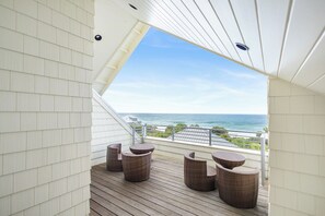 Terrace/patio - Sea Turtle Retreat An Opulent Beach Escape on 30A (Santa Rosa Beach)