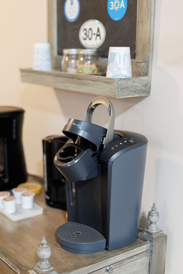 A coffee maker on a wooden table with a coffee pot, jars, and cups. - Dont Worry Beach Happy, Welcome to your perfect 30A getaway! (Inlet)