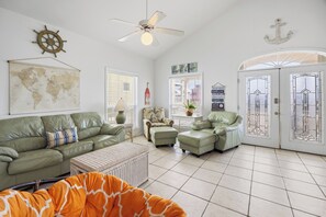 TV, DVD player, video library - Take It Sea Z | Dog-Friendly | Short Walk to Beach | Private Deck (Gulf Shores)
