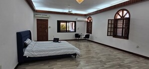 7 bedrooms, iron/ironing board, WiFi