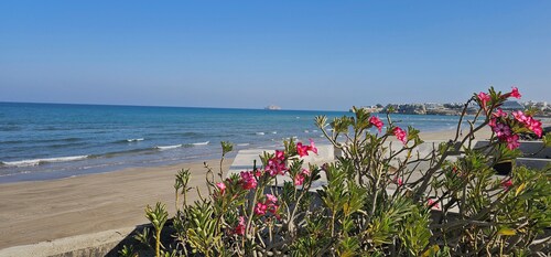 Casa Blanca Muscat - Large villa in exclusive location in Qurum, 10 min. to the beach