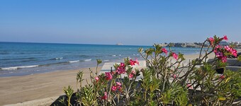 Casa Blanca Muscat - Large villa in exclusive location in Qurum, 10 min. to the beach