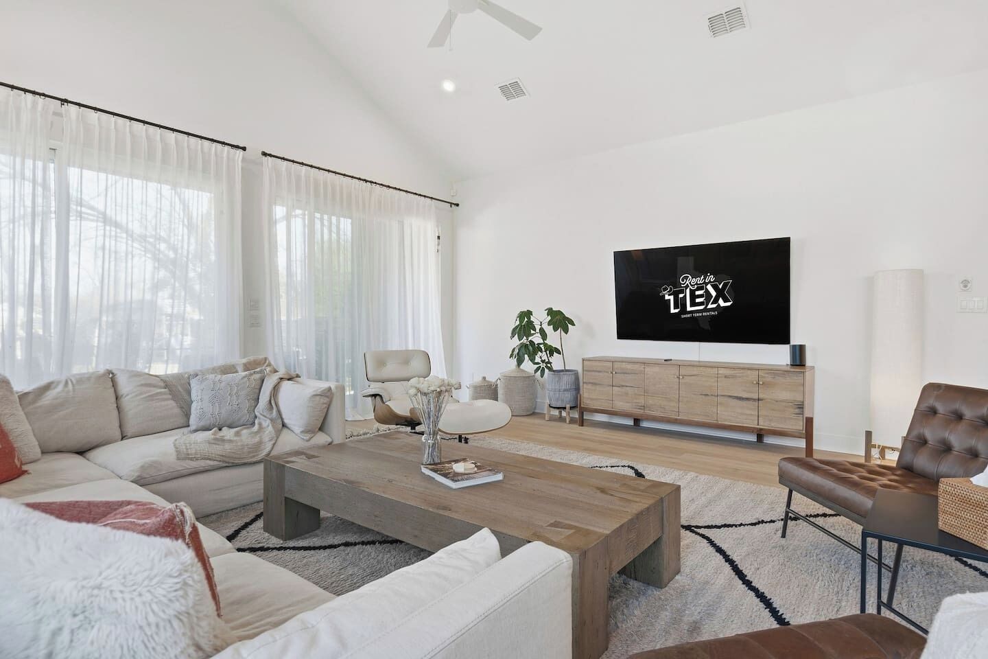 Smart TV, fireplace, offices